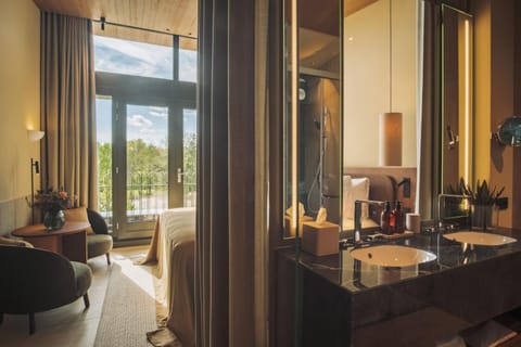 Bathroom, Seating area