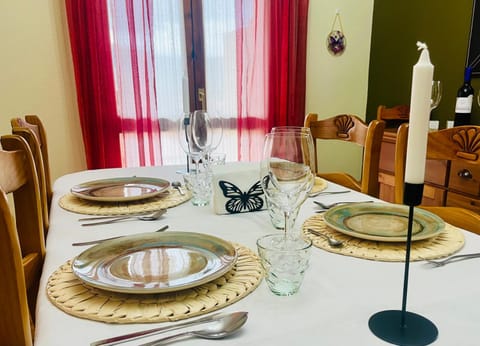 Food and drinks, Dining area