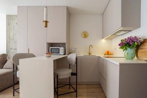 TV and multimedia, Kitchen or kitchenette, Living room, Seating area, Dining area, minibar