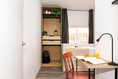 Bed, Seating area, Bedroom