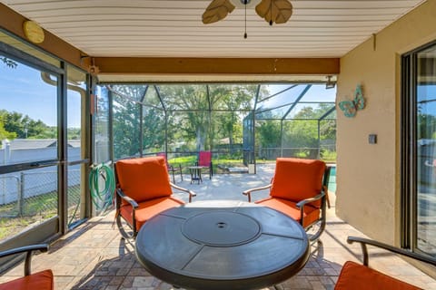 5 Mi to Weeki Wachee Spring Hill Home with Lanai House in Spring Hill