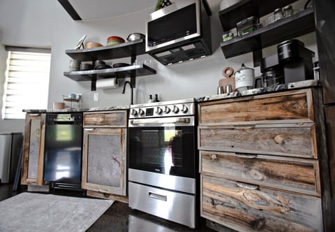 The Barn Silo at Goose Lake Lane Farm Stay in Glendale