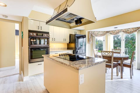 Kayaks, Bikes and Bay Access Bradenton Escape! House in Longboat Key