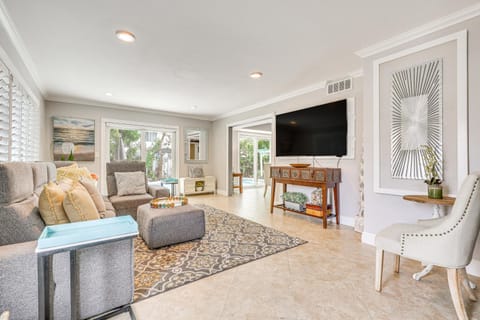Sun-Soaked Pompano Beach Home with Private Pool! House in Deerfield Beach