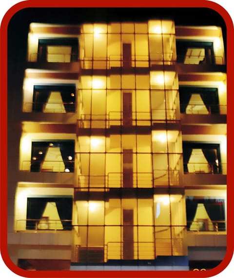 Facade/entrance, Night, Decorative detail