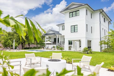 Brand New Build Larkshine House - Pool House in Stock Island