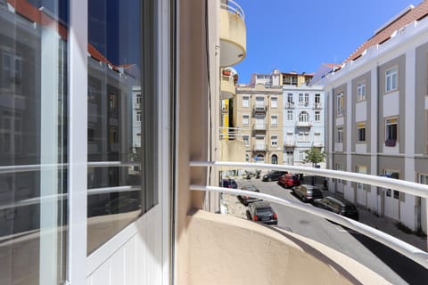 Balcony/Terrace, Street view