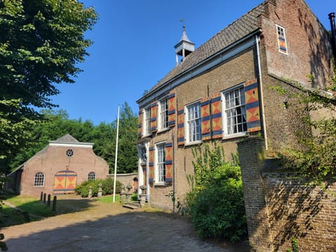 Property building, Day
