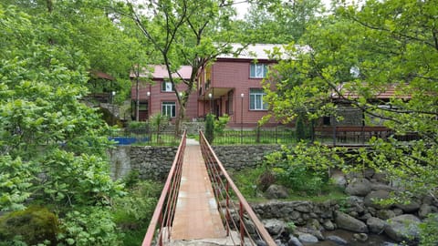 Facade/entrance, Activities, BBQ facilities, Balcony/Terrace, Mountain view, Pool view, River view, Swimming pool, Family