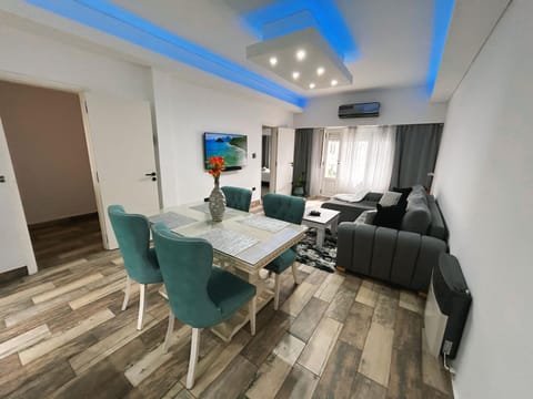 Living room, Dining area