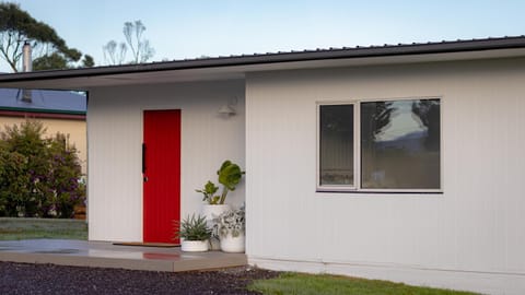 The Red Door Strahan House in Strahan