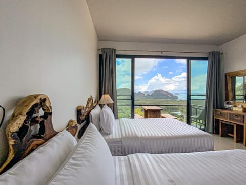 Bedroom, Mountain view
