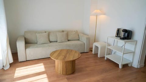 NEW! Wifi, Disney Plus L'Escale des Remparts Apartment in Avignon