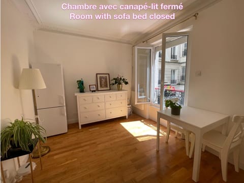 Living room, Photo of the whole room, Seating area, Dining area, Bedroom