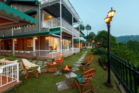 Property building, Patio, Day, Natural landscape, Garden, View (from property/room), Balcony/Terrace, Garden view