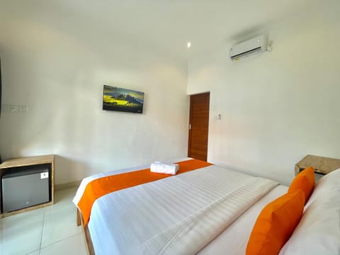 Bed, TV and multimedia, Bedroom, air conditioner