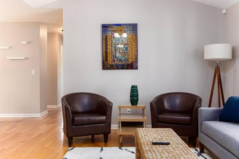 TDJ Getaway 4BR Home with game room Apartment in Mishawaka