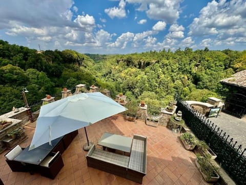 View (from property/room), Balcony/Terrace, Mountain view