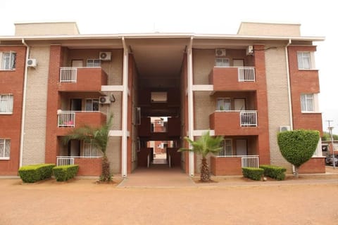 Property building, Facade/entrance, Balcony/Terrace