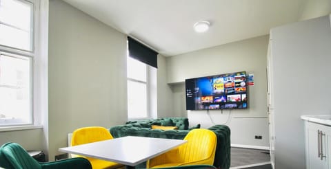 Communal lounge/ TV room