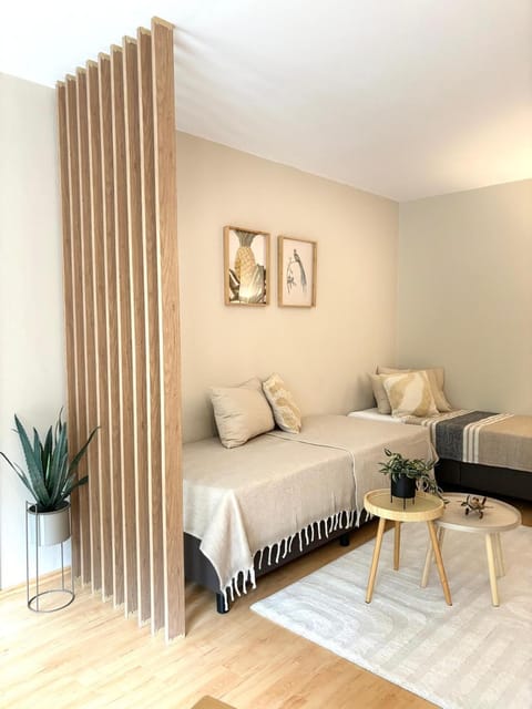 Communal lounge/ TV room, Living room, Bedroom