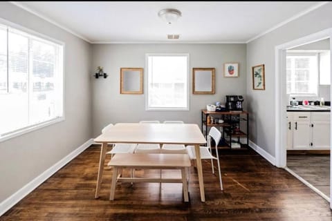 E, Memphis Home 5 min from I240W Apartment in Memphis