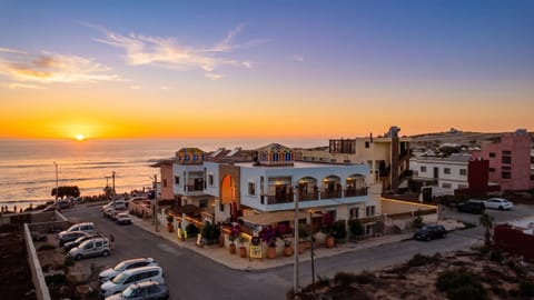 Property building, Sea view, Street view, Location, Sunset, Parking