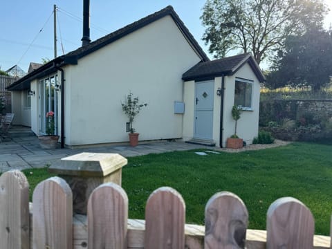 Property building, Patio, Garden