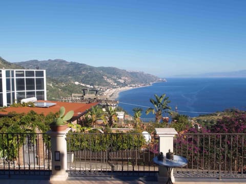 City view, Sea view