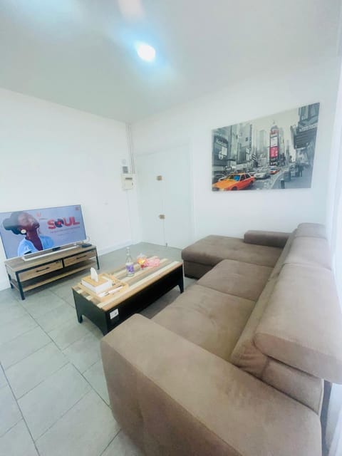 Spacieux et lumineux, coup de cœur garanti à proximité du métro et RER Apartment in Aubervilliers