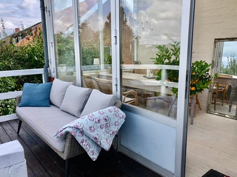 Patio, Day, Garden, View (from property/room), Balcony/Terrace, Living room, Seating area, Garden view