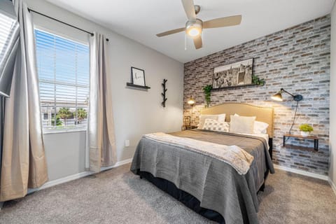 Spacious 3BR2BA w Pool Gym Near Airport #4 Apartment in Westchase