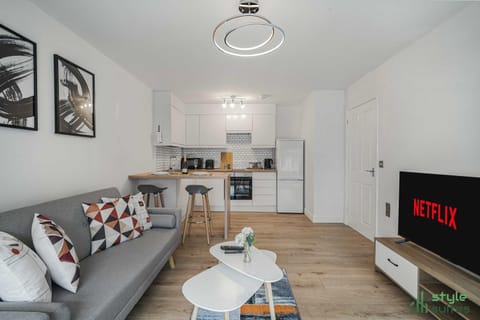 TV and multimedia, Kitchen or kitchenette, Living room, Dining area