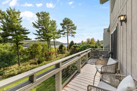 Natural landscape, View (from property/room), Balcony/Terrace, Seating area