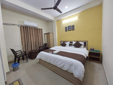 Bed, Bedroom, air conditioner