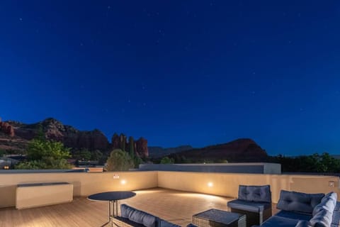 Sedona Luxury Mountain views, HotTub, Rooftop Deck House in Sedona
