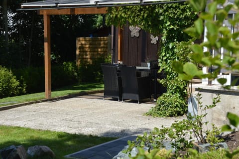 Facade/entrance, BBQ facilities, Garden, Garden view
