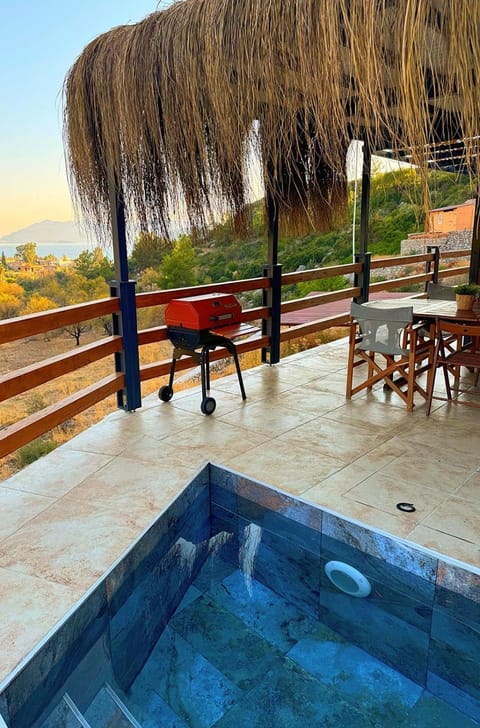 Natural landscape, View (from property/room), Balcony/Terrace, Pool view, Swimming pool