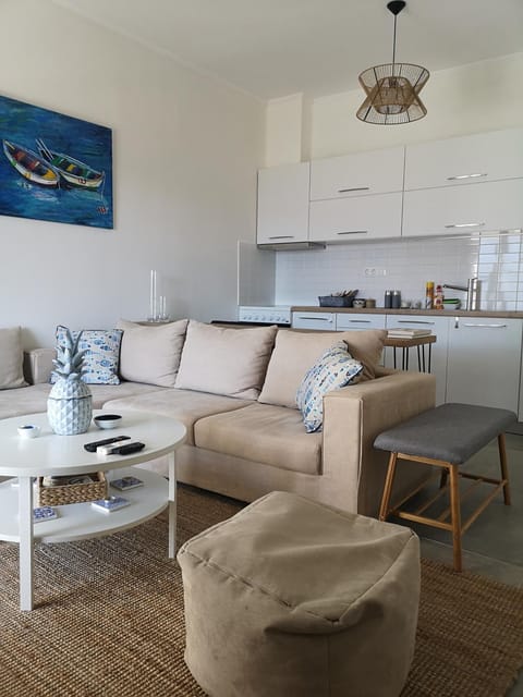 Kitchen or kitchenette, Seating area