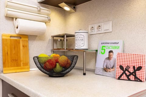 Kitchen or kitchenette, Food and drinks, Food