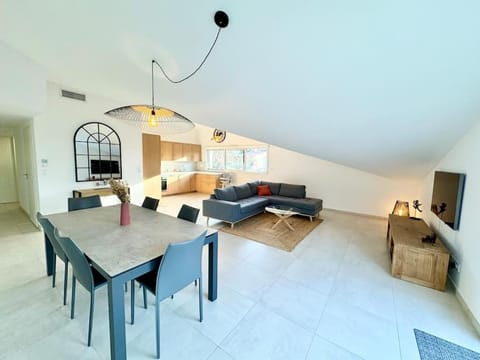 Appartement 3 chambres, piscine, 50 m des plages Apartment in La Cadière-d'Azur