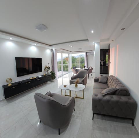 Communal lounge/ TV room, Living room
