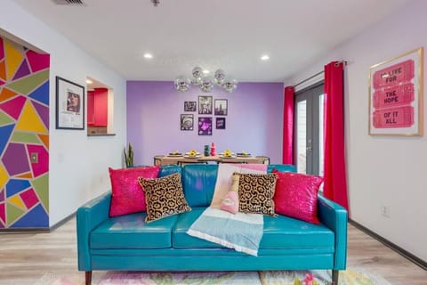 Vibrant Riverfront 2BD with a Pool Apartment in East Nashville