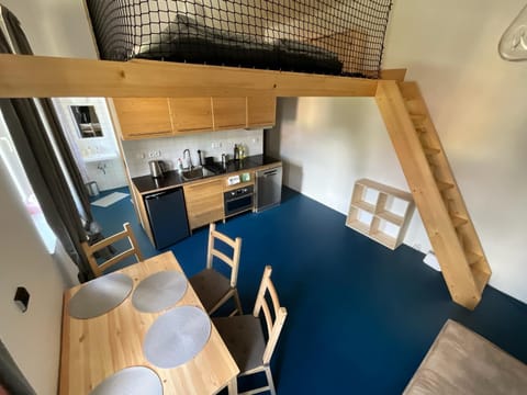 Kitchen or kitchenette, Seating area