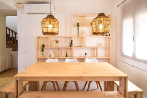 Seating area, Dining area