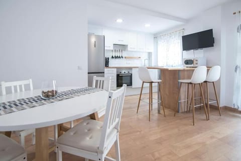 Piso Reformado Cerca de la Playa y de Valencia Ciudad en el Barrio de San Antonio Apartment in Cullera