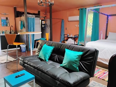 Ping's Tiny Home self-check in & out private Bed and Breakfast in Merced