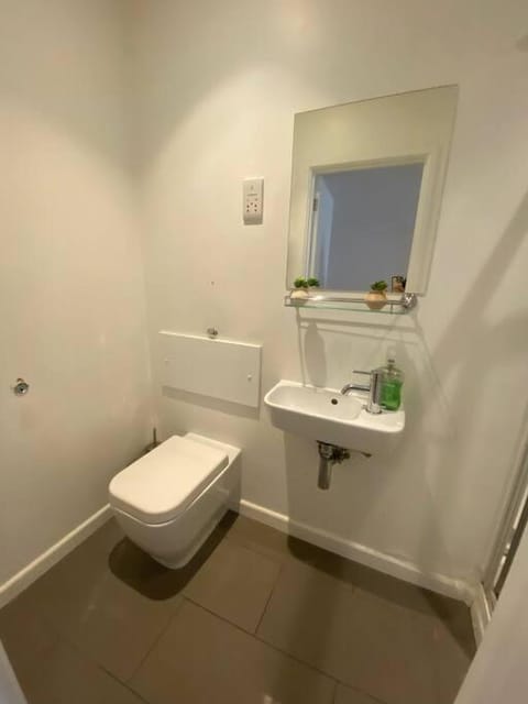 Toilet, Bathroom