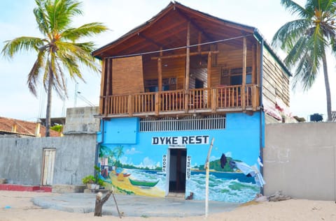 Facade/entrance, Balcony/Terrace, Beach, Area and facilities