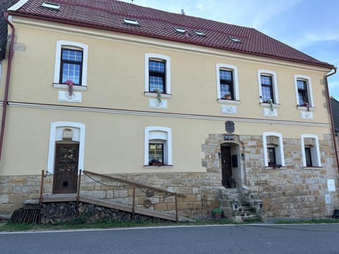 Property building, Day